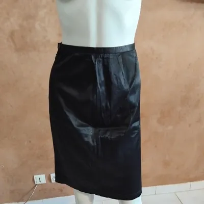 Jupe noire satinée taille 36